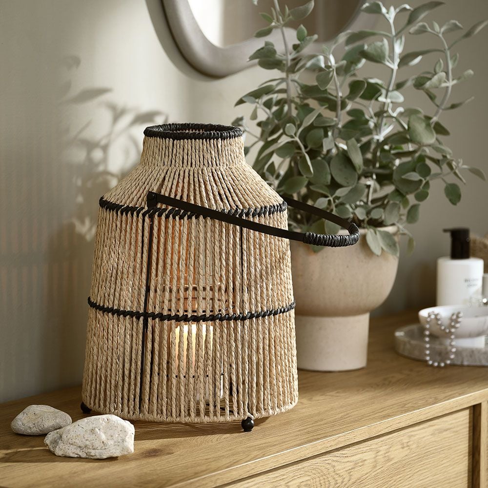 MAALTHE latern