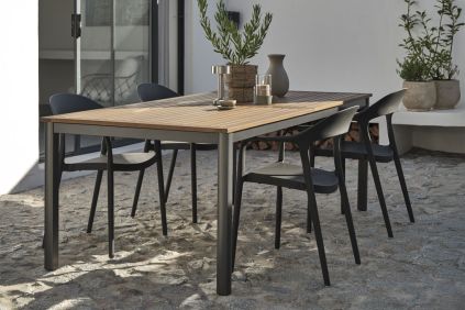 ULBJERG+NANNESTAD aiamööblikomplekt