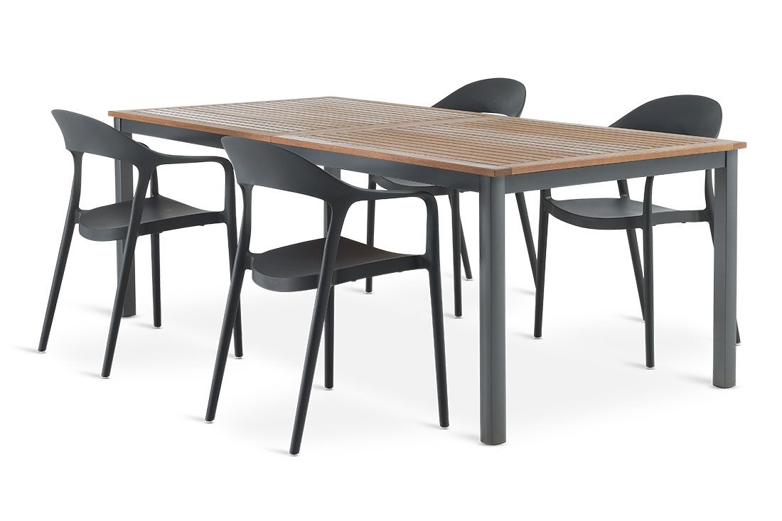 ULBJERG+NANNESTAD aiamööblikomplekt